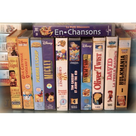 LOT VHS ANIME VINTAGE X11 - Disney - Hulkmania - Titi - Tom Jerry ..